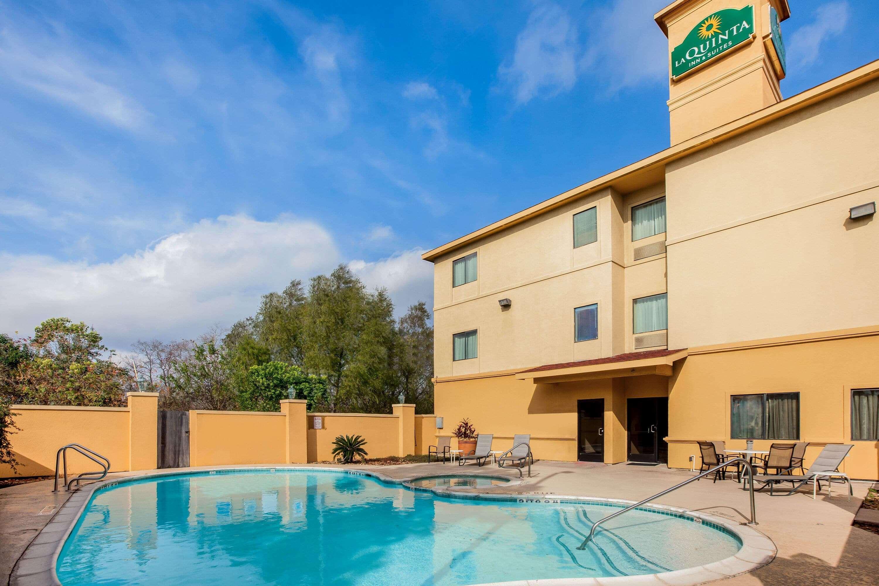 La Quinta By Wyndham Pasadena Hotell Eksteriør bilde
