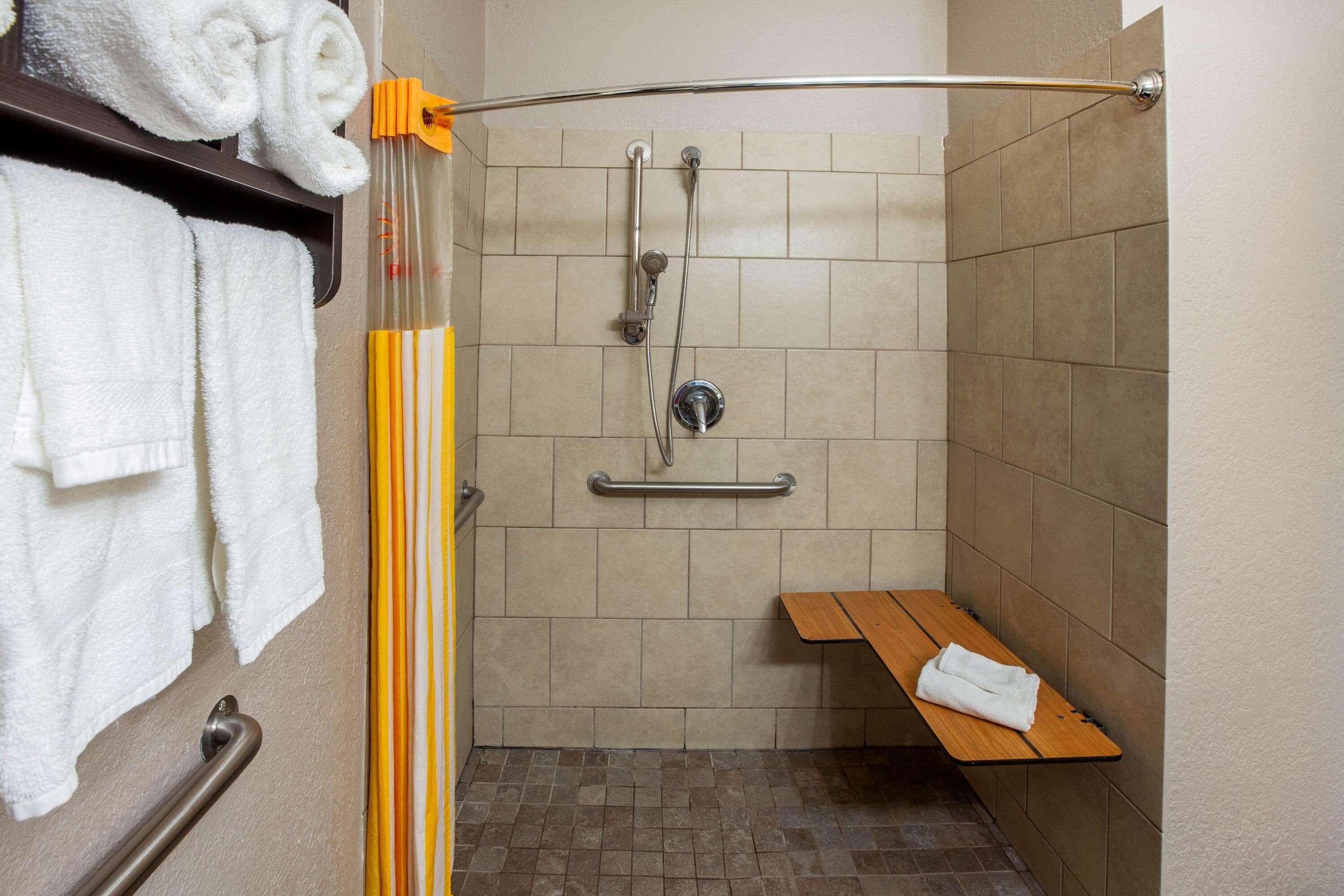 La Quinta By Wyndham Pasadena Hotell Eksteriør bilde
